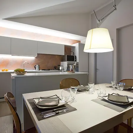 Il Tolomei - In The Middle Of Main Street * Сиена