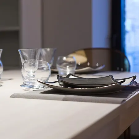 Il Tolomei - In The Middle Of Main Street Сиена