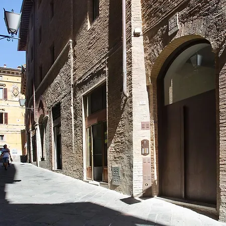 Il Tolomei - In The Middle Of Main Street Lägenhet