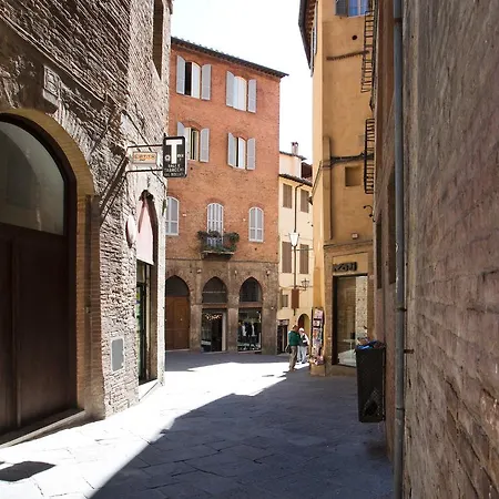 Il Tolomei - In The Middle Of Main Street Lägenhet