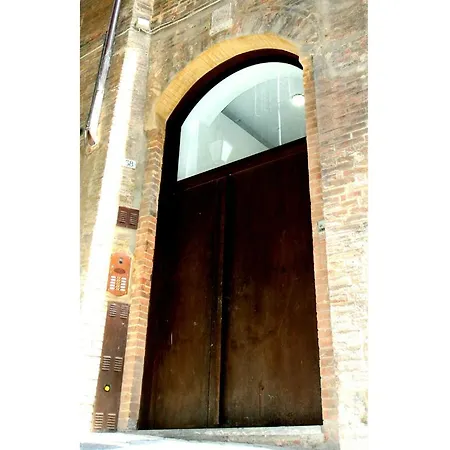 Il Tolomei - In The Middle Of Main Street